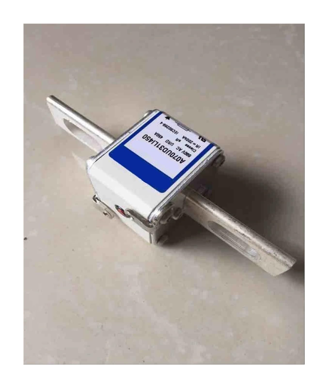 CLBSWYEJK Fuses A060UD32LI1250 600VAC 1250A C301072 A055UD32LI1400 D301073(A055UD32LI1400 D301073)