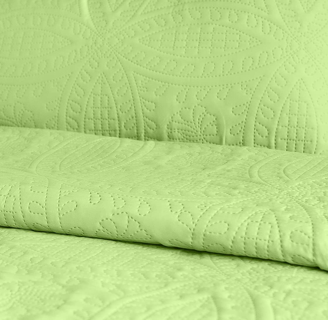 Tomatillo Green King Microfiber Comforter Set with Pillow Shams