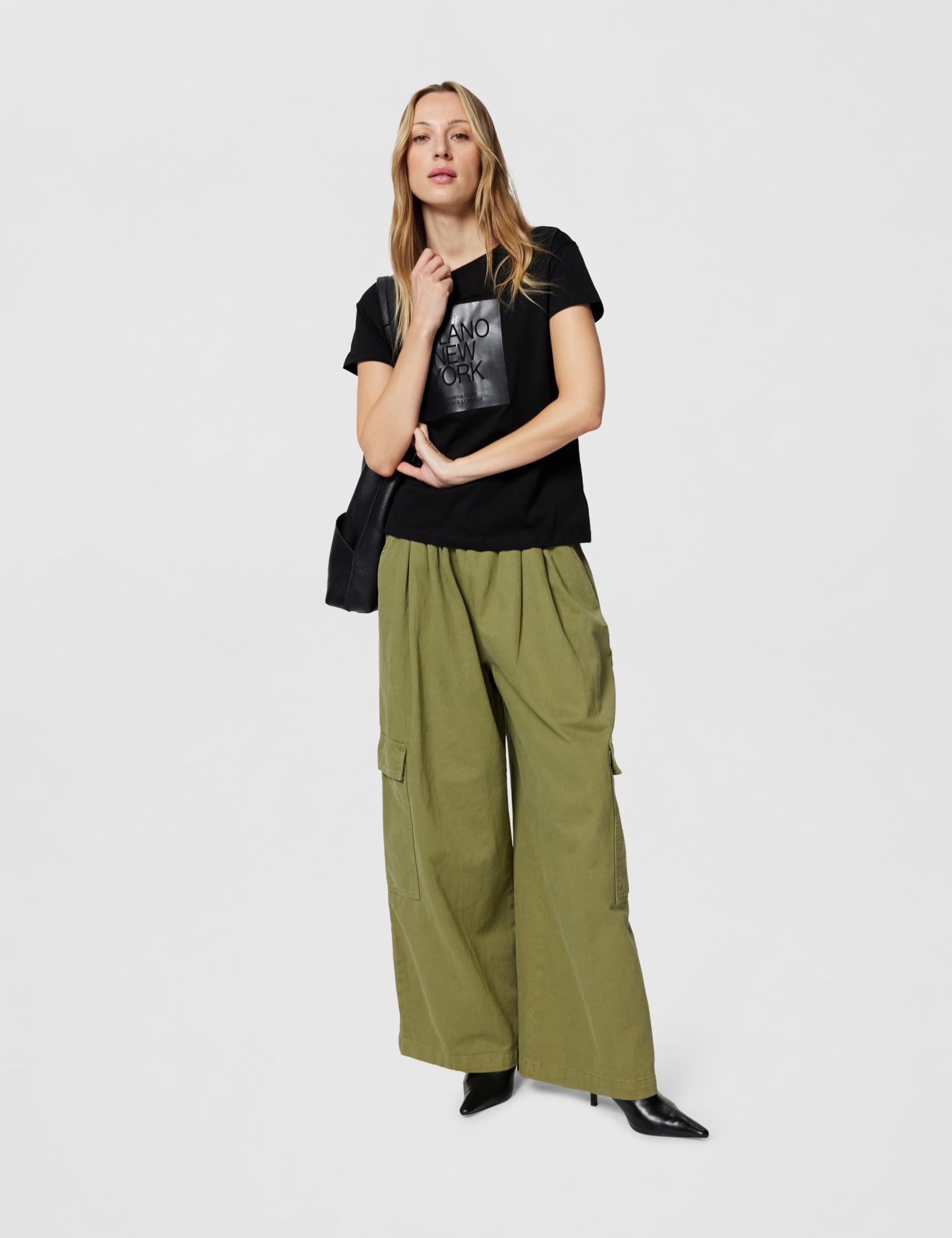 Armani Exchange Short Sleeve Front Print Boyfriend Fit T-Shirt Donna