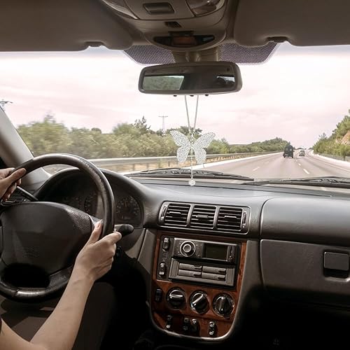 Vista 5 de MiOYOOW Adorno colgante de mariposa para automóvil, accesorio de espejo retrovisor con diamantes de imitación, ajuste universal, adorno colgante