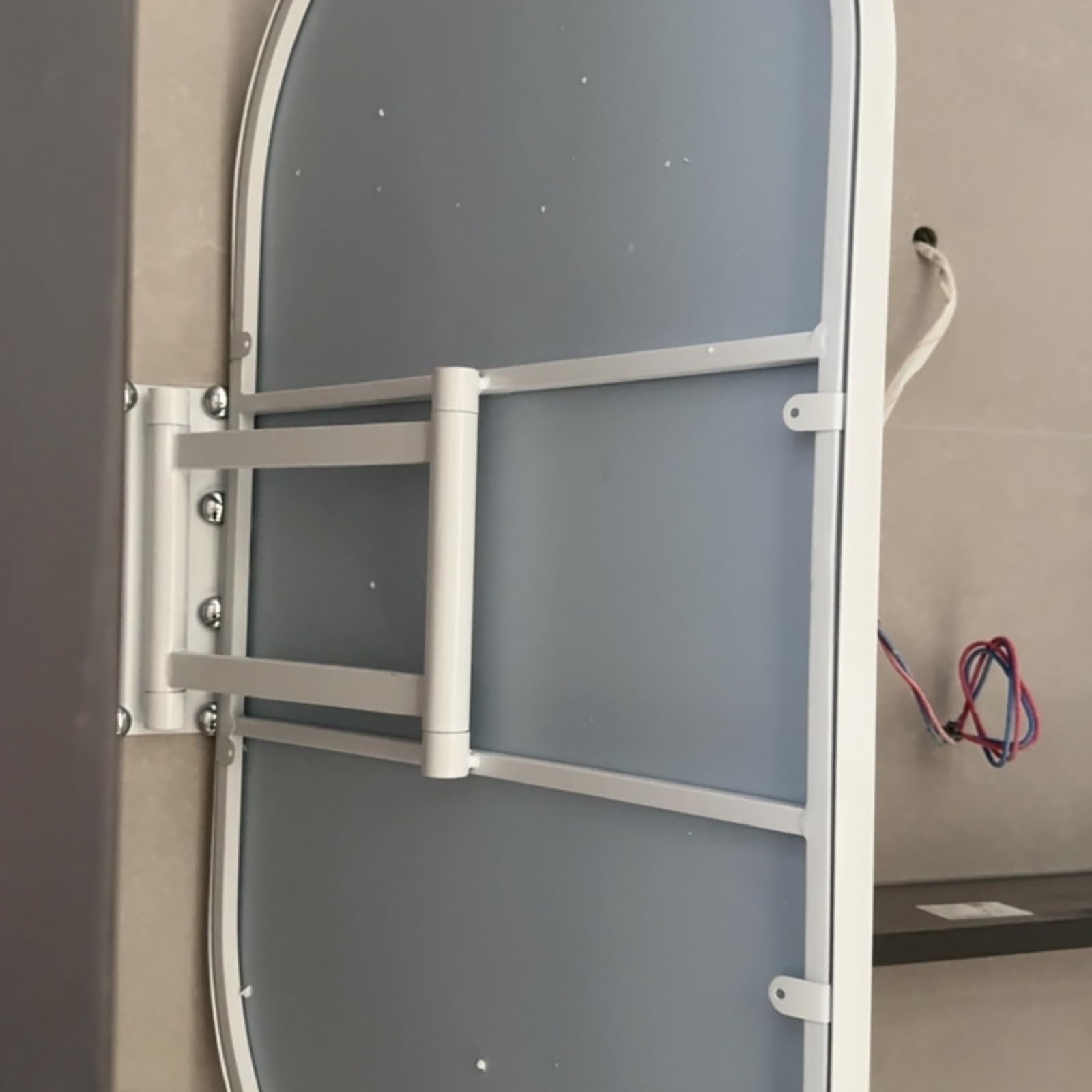 Specchio Angolare da Bagno, Ovale Specchio da Parete con Cornice in Metallo Supporto Girevole, Specchio Inclinabile e Girevole(Black,40x80cm/15.7x31.5in)