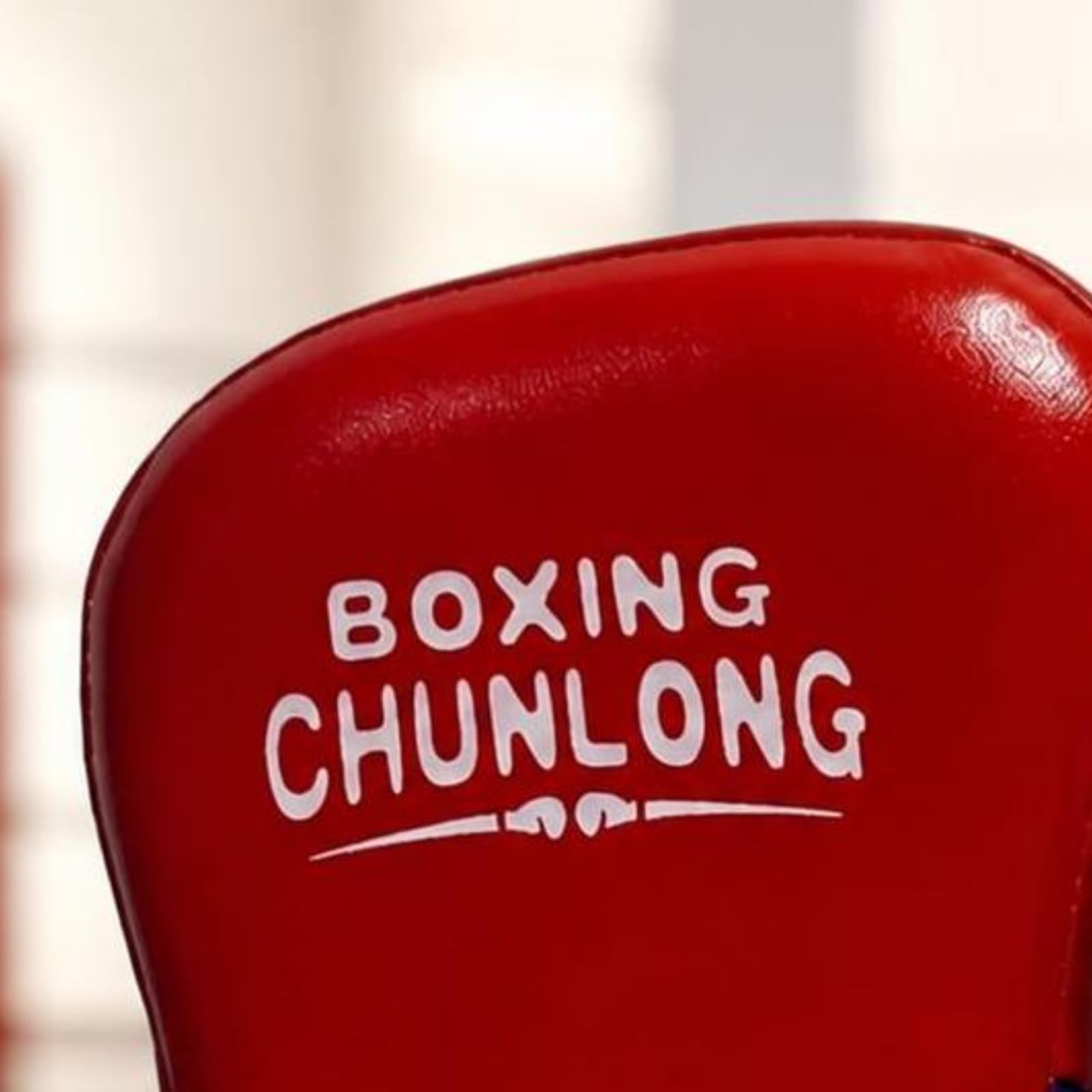 LOVIVER Allenamento Muay Thai Calcio Kickboxing Pad Curvo per Colpi con Schiuma Antiurto E Cuciture Resistenti Stabilità con Bordo Rialzato Cinghie Regolabili