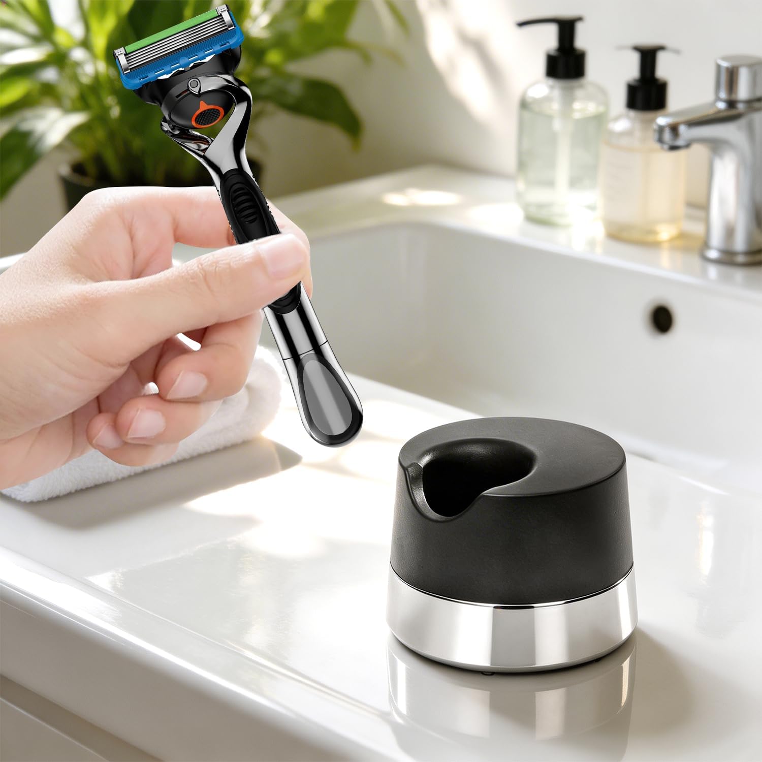 Men's Shaving Safety Razor Stand, Anti-Rust Plastic Matte Black Retro Double Edged Razor Holder for Men Women, Simple Small Long Handle Razor Base Tool, Cute Shaver Accessories image 4