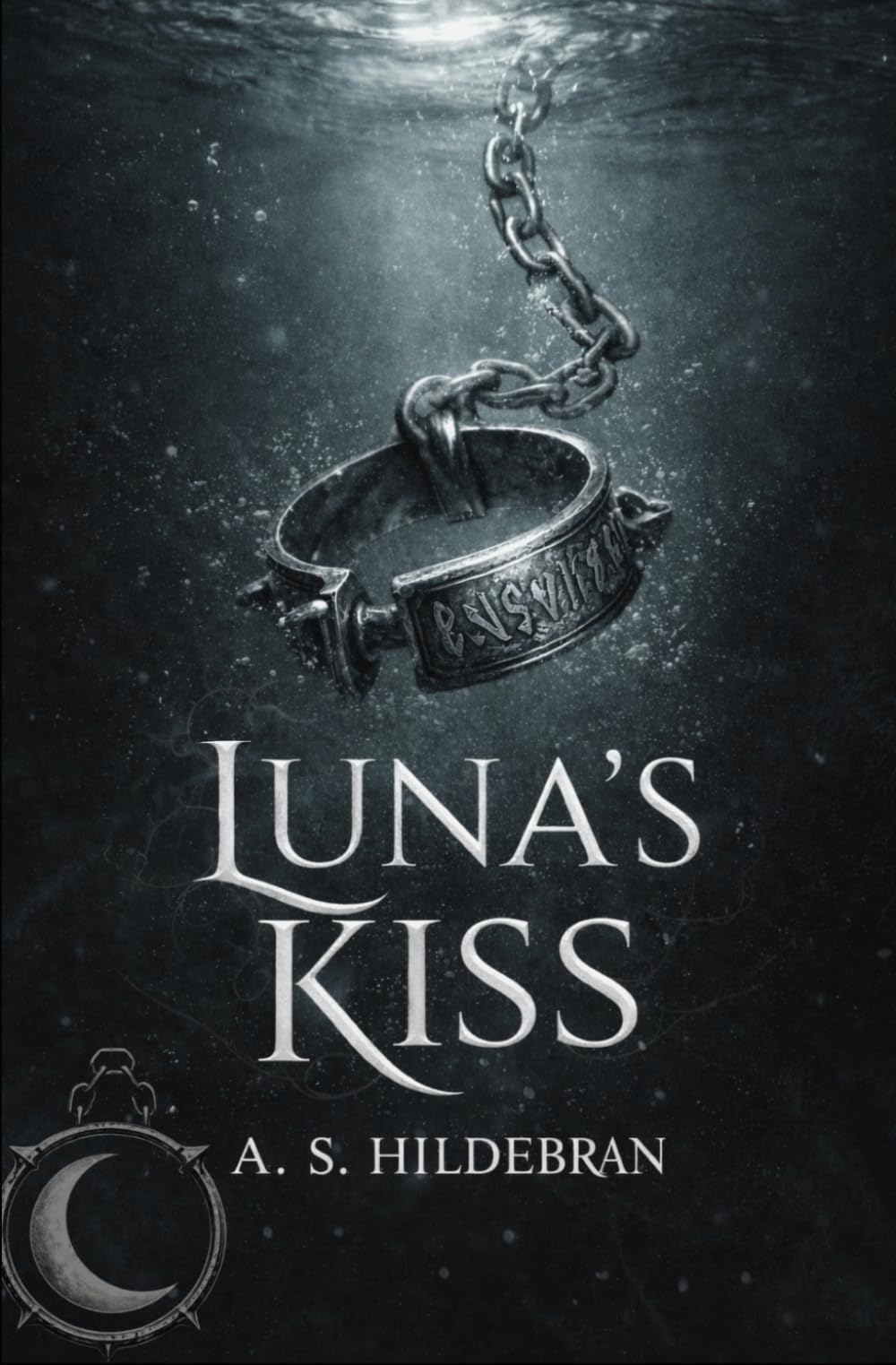 Luna’s Kiss (The Crescent Saga)