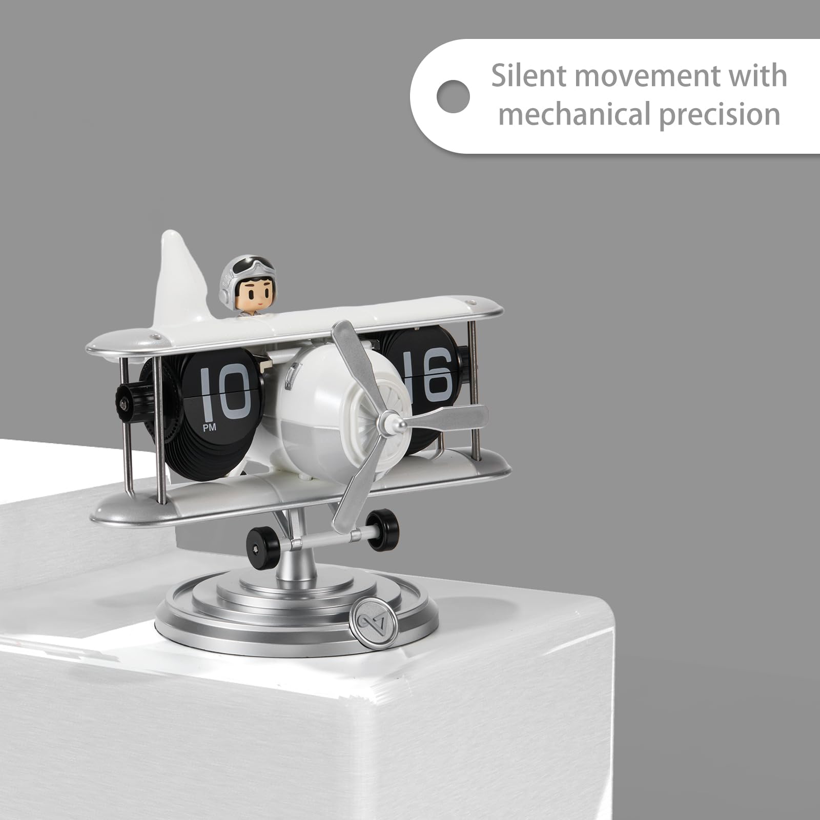 auvstar Reloj de avión de 12 horas, reloj de escritorio digital retro silencioso con mecanismo de giro automático, calendario retro con pilas para decoración del hogar, oficina, dormitorio (blanco)