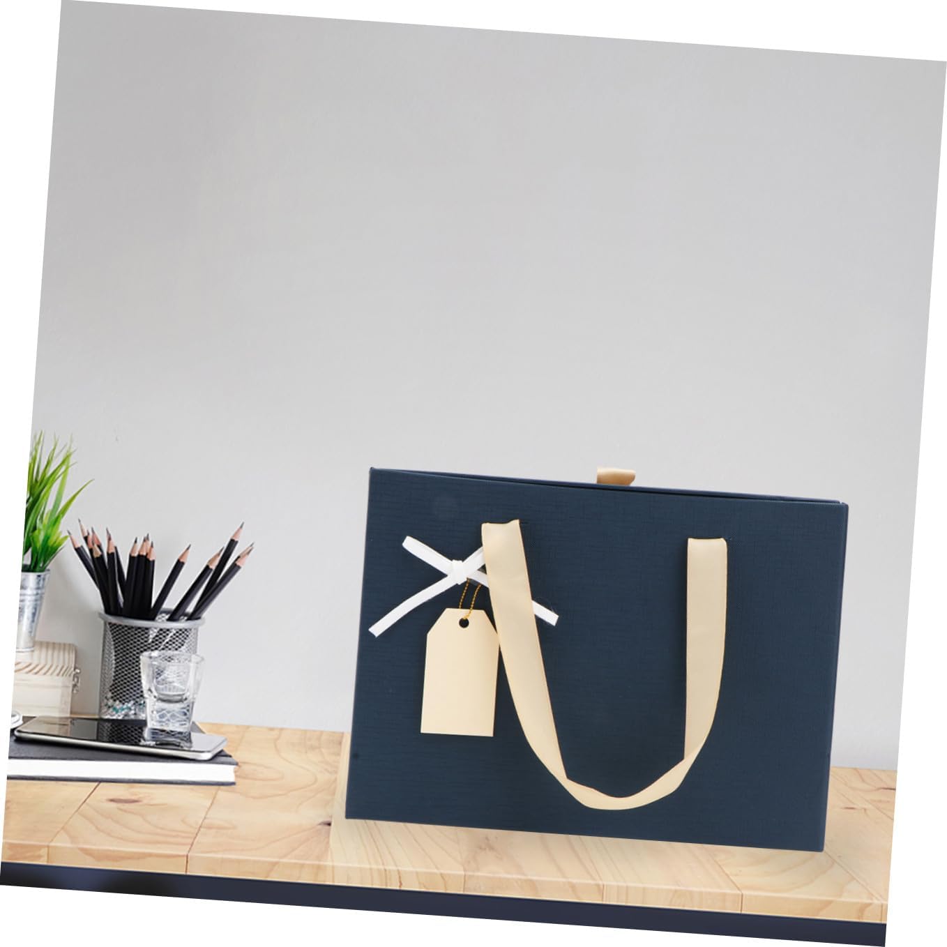 KOMBIUDA 1pc Portable Dark Wrapping Box for Birthdays and Festivals Stylish Scarf Packaging and Reusable for Presents and Special Occasions