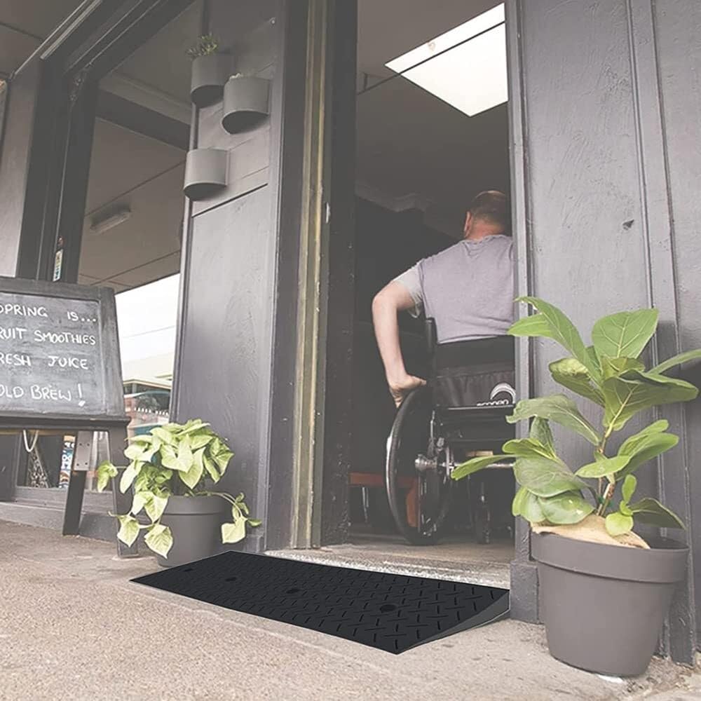 Gumowa rampa do drzwi dla wózków inwalidzkich, antypoślizgowa rampa podjazdowa do wejścia, schodów, garażu, rampa progowa