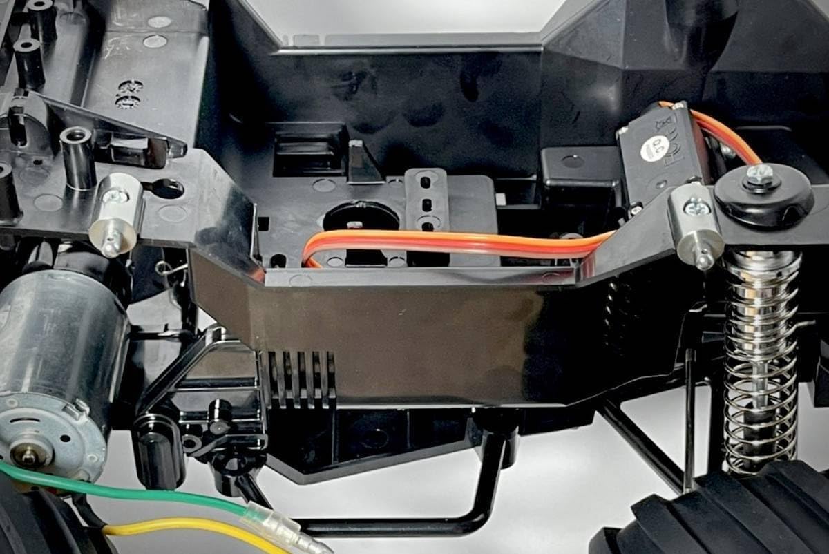 ☆タイヤ☆ランチボックス シャーシ未使用品 アルミボディマウント