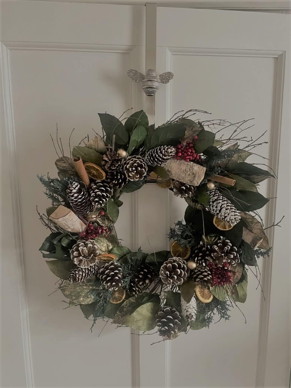 Brass bee Wreath Hanger, Hang Over The Door Iron Wreath Hanger Wreath Holder Wreath Hook for Decoration Large (Silver)