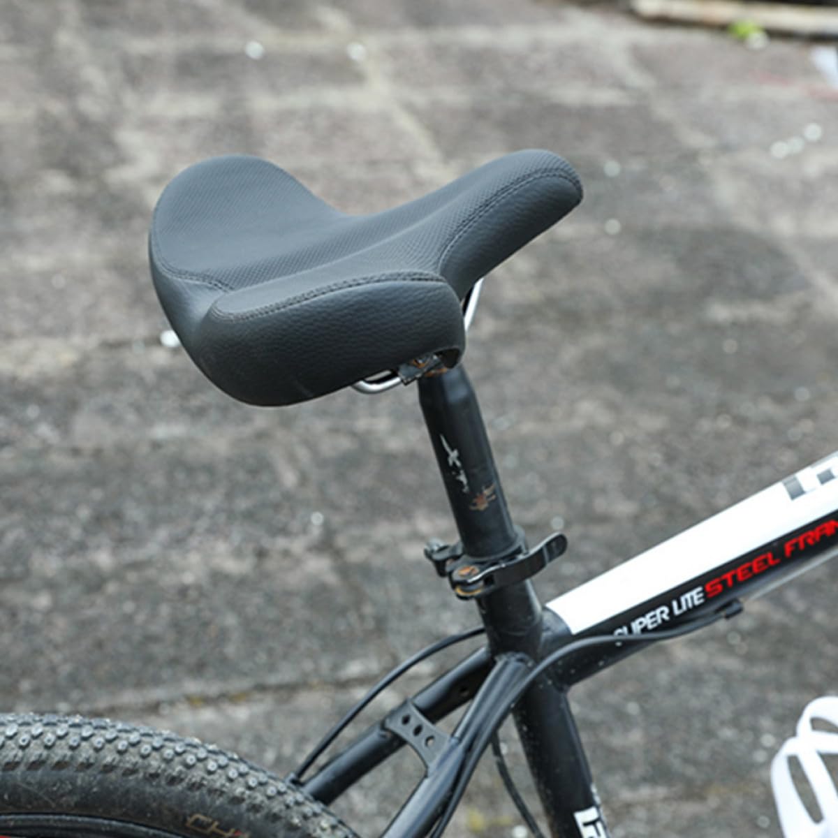 GARVALON Sella per Bici Allargata in Pelle Pu Imbottitura in Schiuma Poliuretanica, Design Ammortizzante e Facile da Pulire, per Ciclismo Outdoor a Lunga Distanza