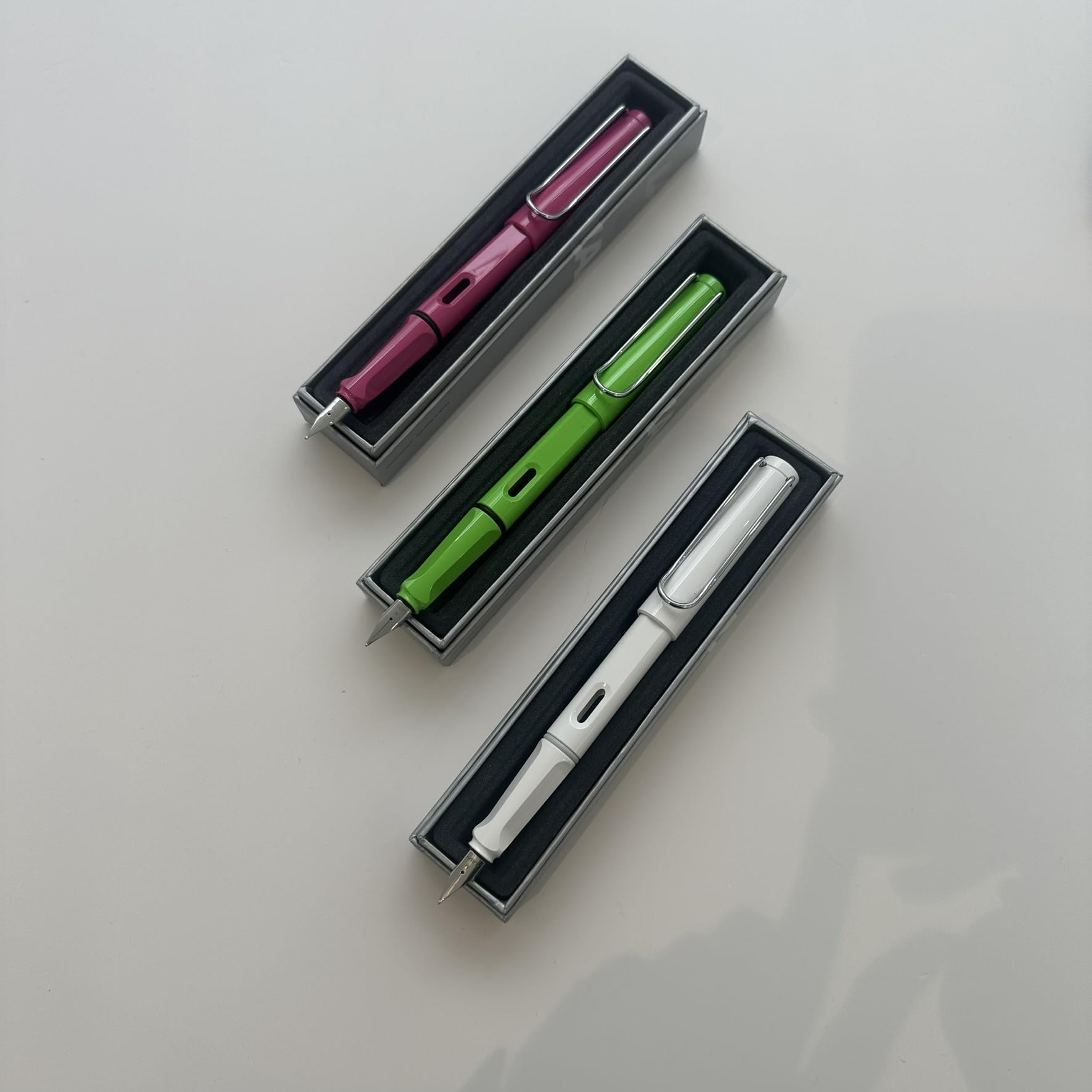 Lamy Safari Füllfederhalter 3-teiliges Geschenkset – Federstärke M, In Anthrazit, Blau Und Vista, Inkl. Tintenpatronen