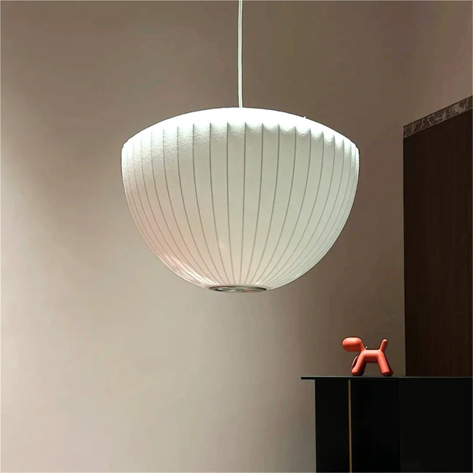 Éclairage intérieur apaisant avec ce luminaire japonais qui élimine la fatigue visuelle