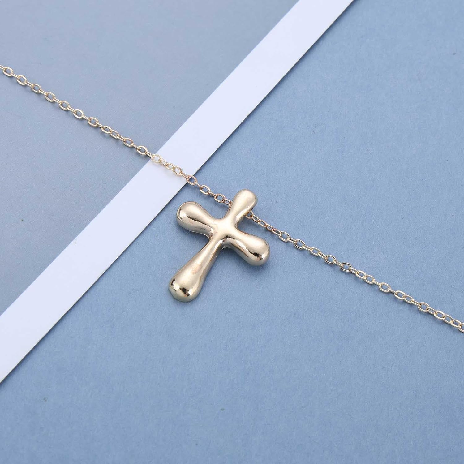 Andelaisi Boho Cross Pendant Necklace Vintage Cross Crucifix Necklace Gold Smooth Cross Choker Necklace Adjustable Cross Religious Christian Chain Necklace Jewelry for Women - Image 5