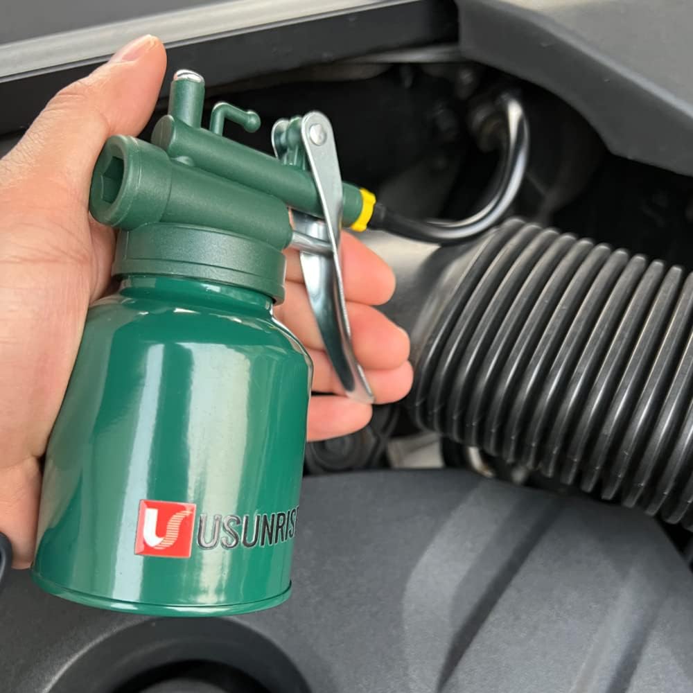 Oil Can Pump Oiler Can-8oz. Green Metal Can Bottle with Flexible and Straight Spout