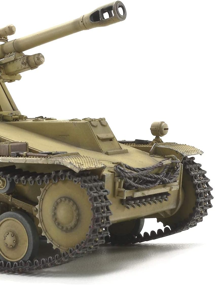 Frontal view of the Tamiya Wespe model, showing the howitzer barrel and front hull details