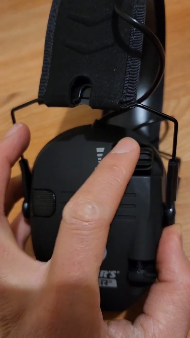 Watch In Hand Review of Walker＇s Razor Slim Earmuffs on Amazon Live