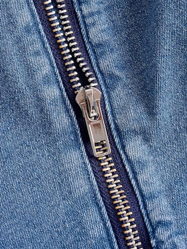 WDIRARA Women's Ruffle Trim One Shoulder Denim Top Asymmetrical Sleeveless Crop Tank Top4