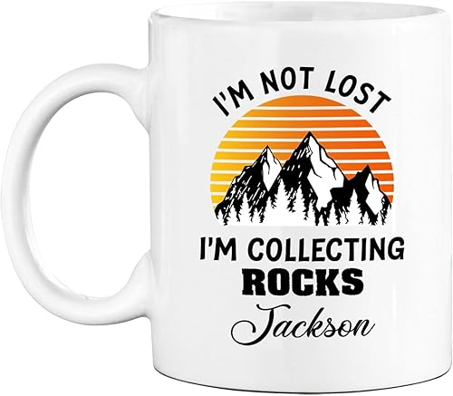 Taza de café con nombre personalizado I'm Not Lost I'm Collecting Rocks de 11 onzas y 15 onzas, taza de café blanca personalizada para geólogo,