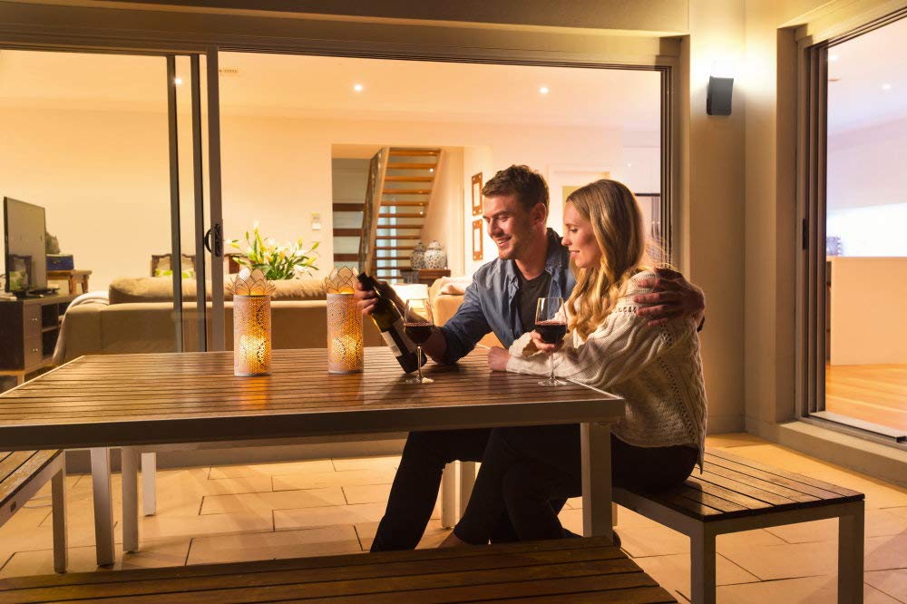 LEDVANCE Lampada da esterno a LED intelligente per parete con tecnologia WiFi, luce per esterno, colori RGB modificabili, scuro gr. Alluminio, compatibile con Google e Alexa, SMART+ WIFI CURVE WALL