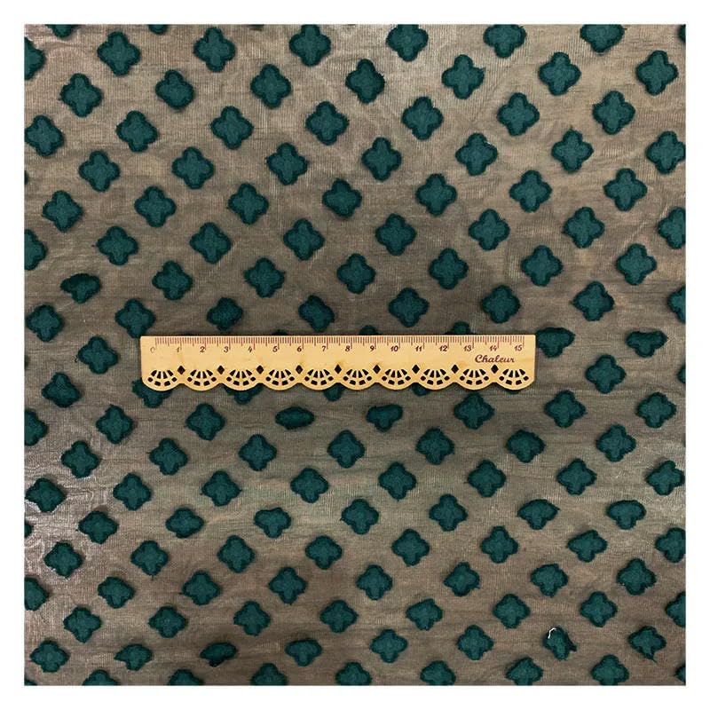 150 cm breit, 300 cm lang, vierblättriger Jacquard-bestickter, halbtransparenter Chiffon-Stoff, Meterware, Chiffon-Stoff für die Kleiderherstellung