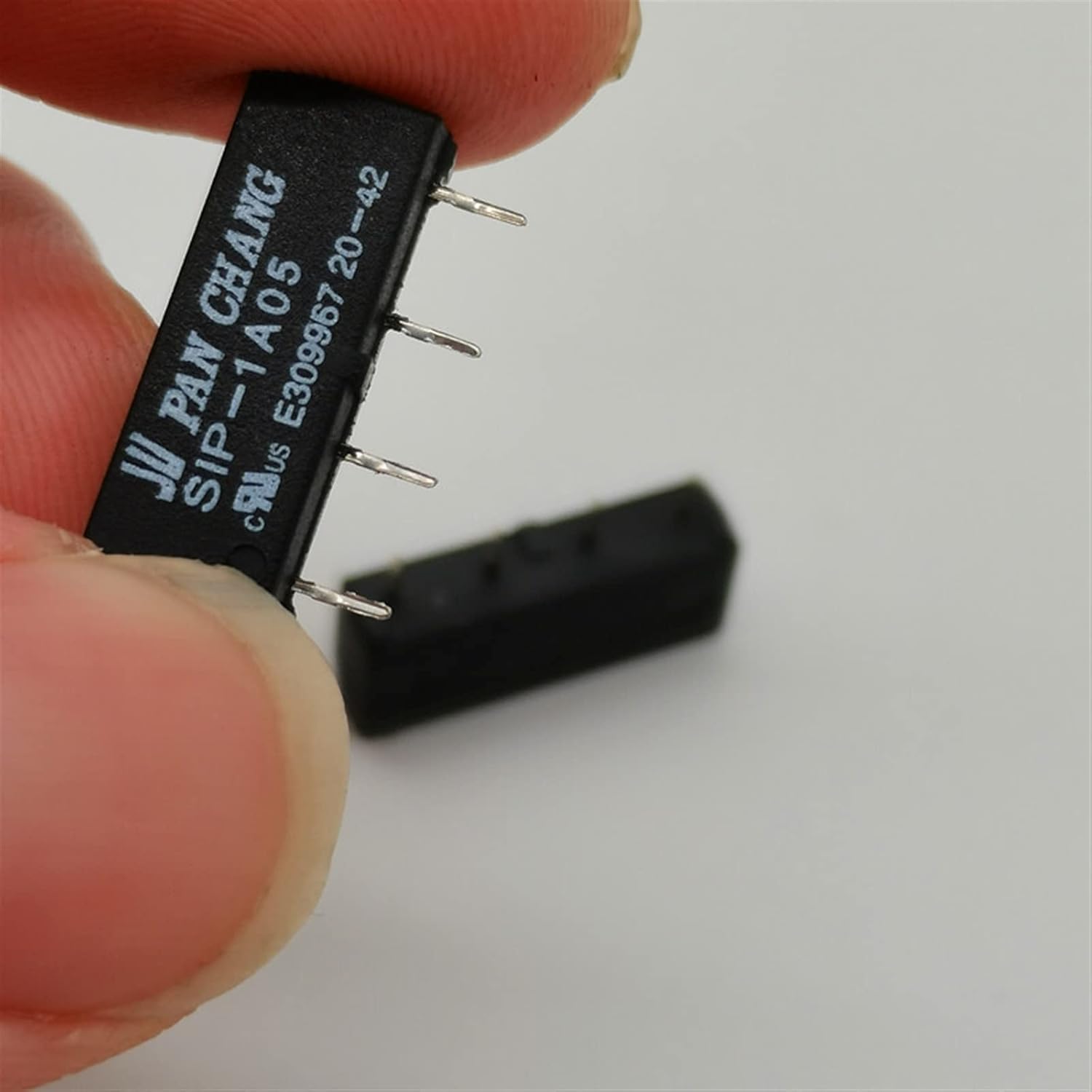 2PCS Industrial Electronic Circuit Board DIY Reed Relay sip-1a05 sip-1a12 sip-1a24 Miniature 5V / 12 24VDC 4-pin(SS1A24)