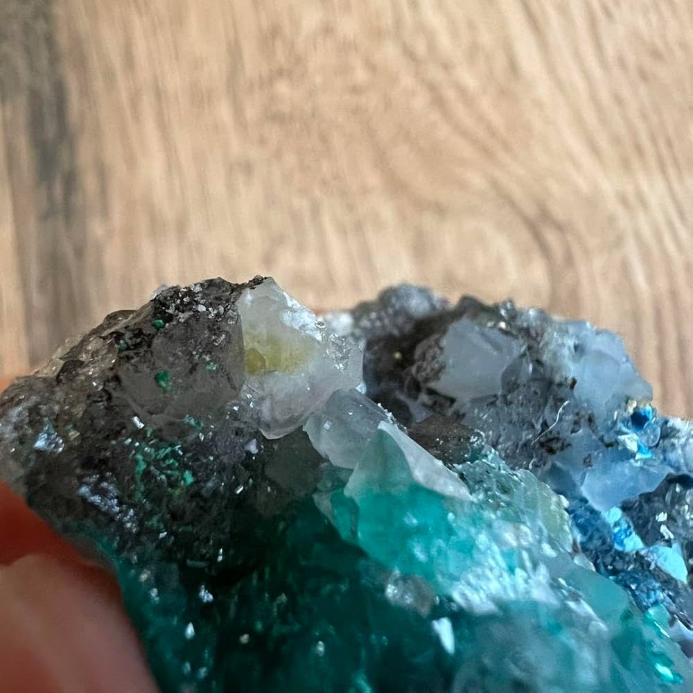 ダイオプテーズ 水晶 共生 鉱物 標本 原石 Amazon.co.jp: ダイオプテーズ 水晶 A1 共生 鉱物 標本 原石