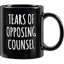 Cadeaux d'avocat Lxenrra pour hommes, cadeaux d'avocat pour femmes, tasse d'&eacute;tudiant de la facult&eacute; de droit d'avocat, larmes dr&ocirc;les de parajuriste de l'avocat adverse Tasse &agrave; caf&eacute;, 11 oz noir