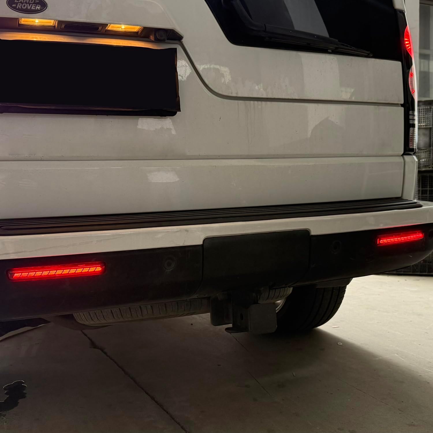 ITrims Rear Bumper Light for Land Rover Discovery 3 Discovery 4 LR3 LR4 2004-2016 Car Accessories Tail Reflector Light Fog Lamp DRL Dynamic Sequential Turn Signal Light Marker (Dragon Scale Style)