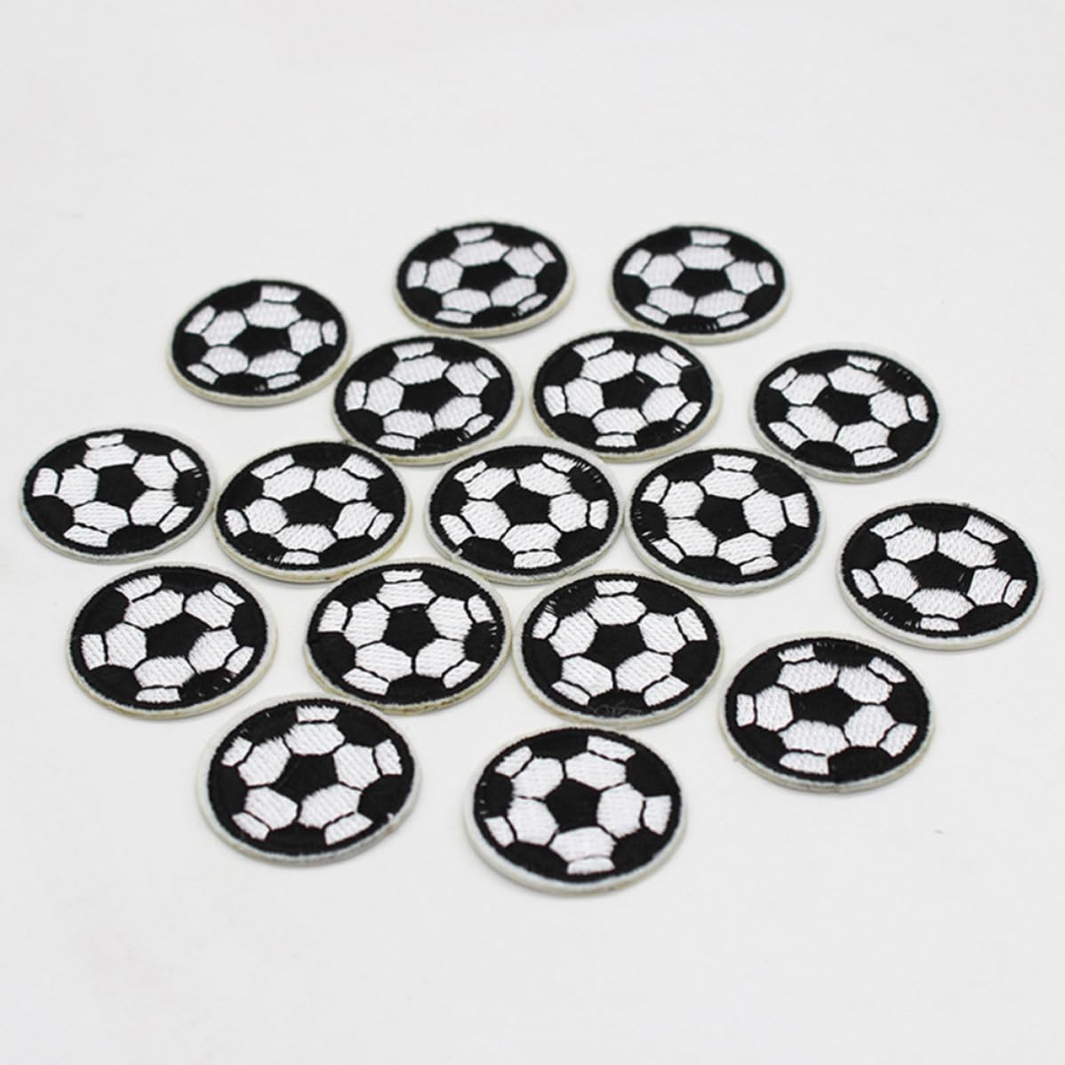 10 Parches Bordados de Fútbol Cubre Agujeros en Chaquetas y Accesorios Tejido Resistente para Coser en Ropa y Bolsos para Proyectos DIY y Manualidades