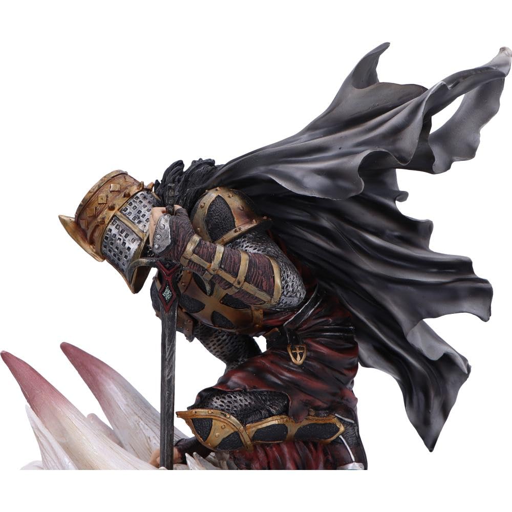 Nemesis Now The Price of Valour – Drache und Ritter Statue – Detaillierte Ritterstatue aus Kunstharz, Metallic-Gold-Rüstung, schwarzer Umhang, für Fantasy-Sammler