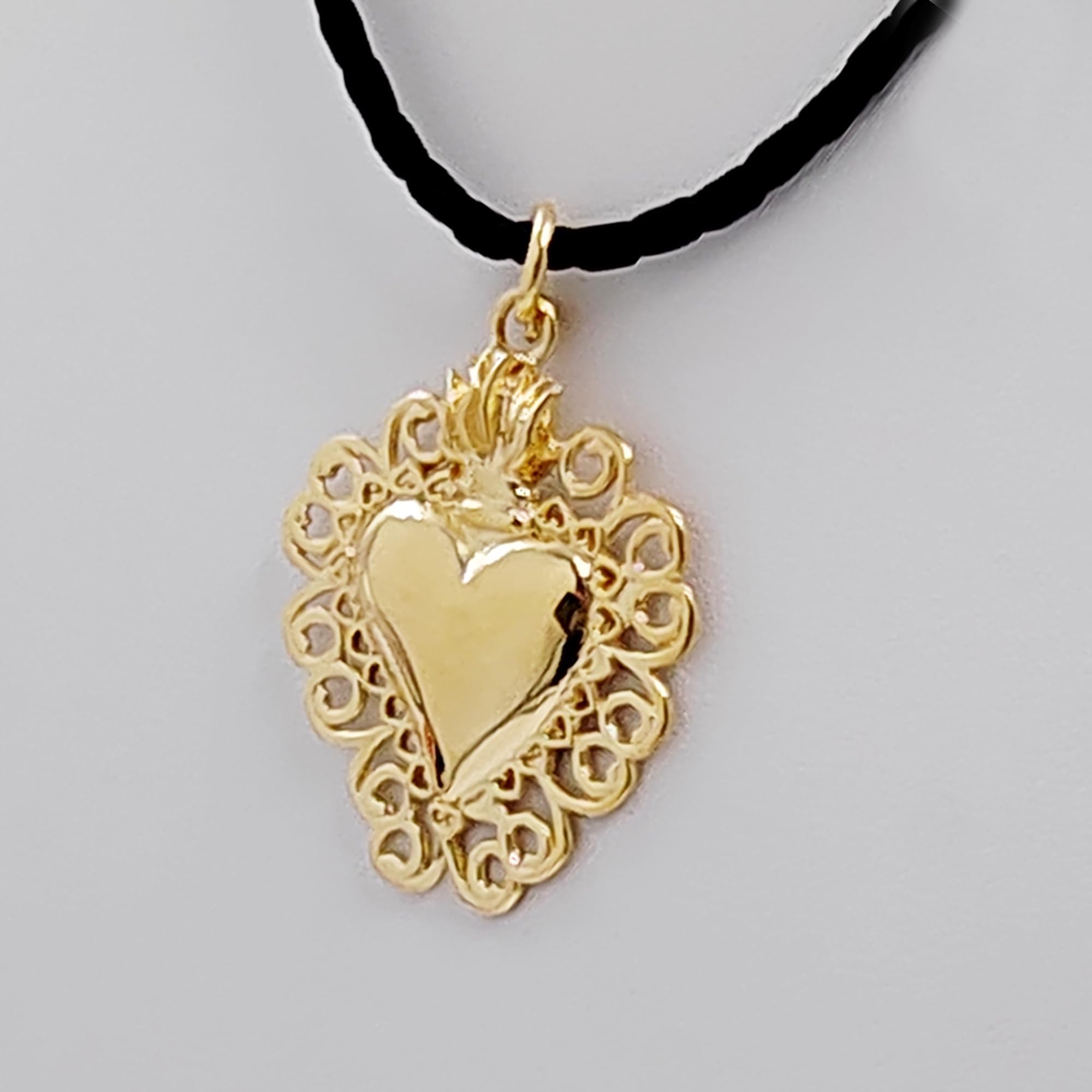 Gioielli Aurum Collana Sacro Cuore in Argento 925, Ciondolo Dorato, Cordino in Pelle Nera, Gioiello Religioso Unisex, Regalo Uomo Donna