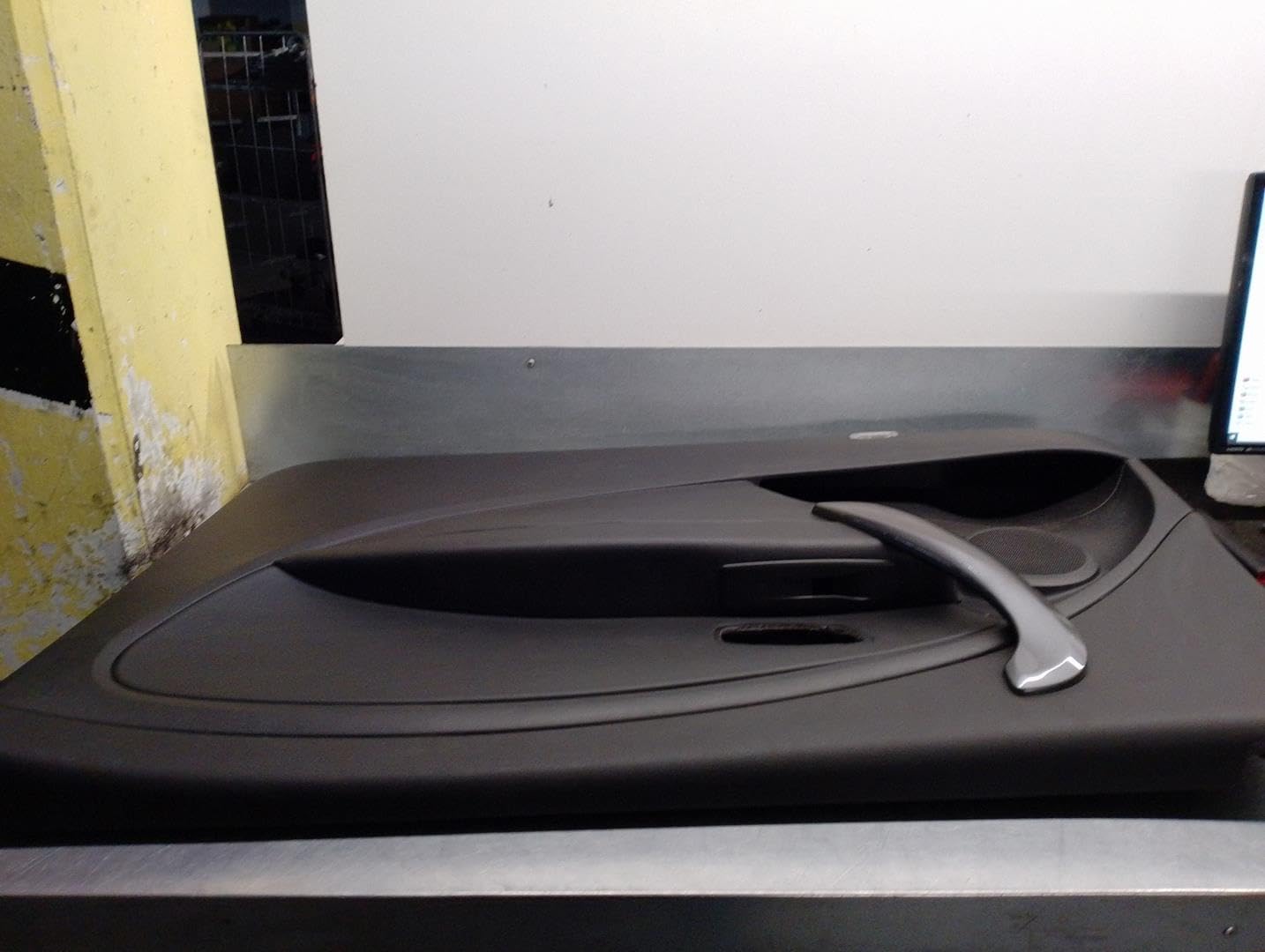 Door Trim Front Right Compatible with Renault Megane Iii Coupe  