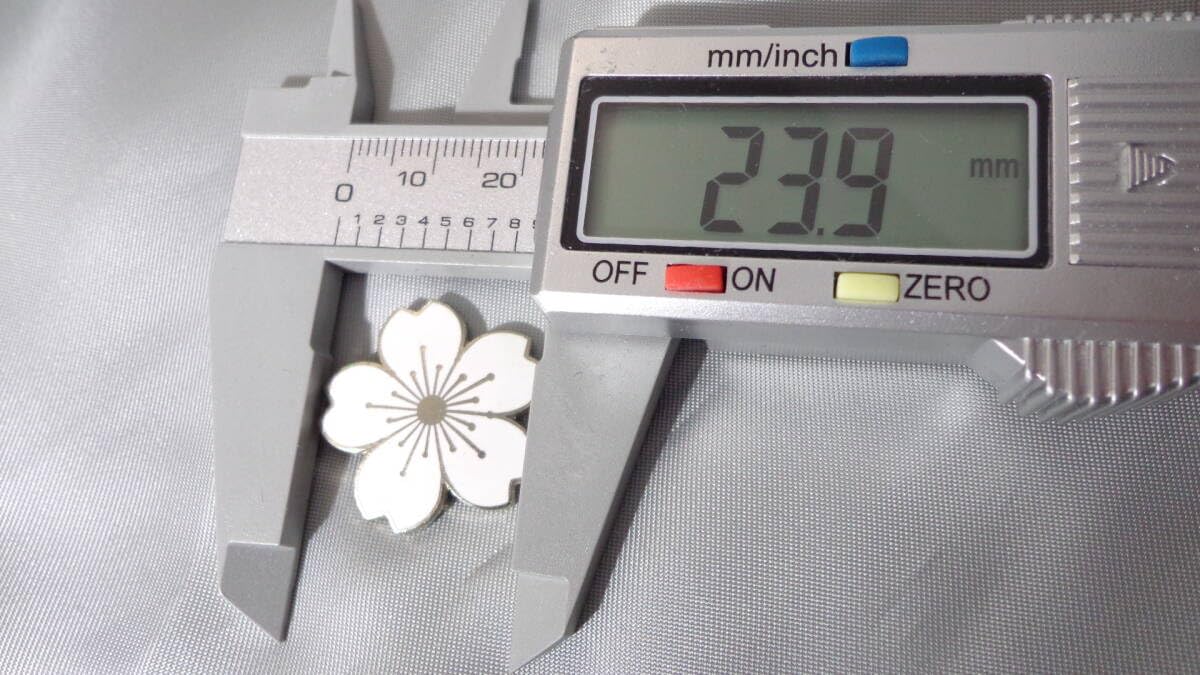 戦前　跡見学園の校章バッチ　園学見跡　逆文字 戦前跡見学園の校章バッチ園学見跡逆文字