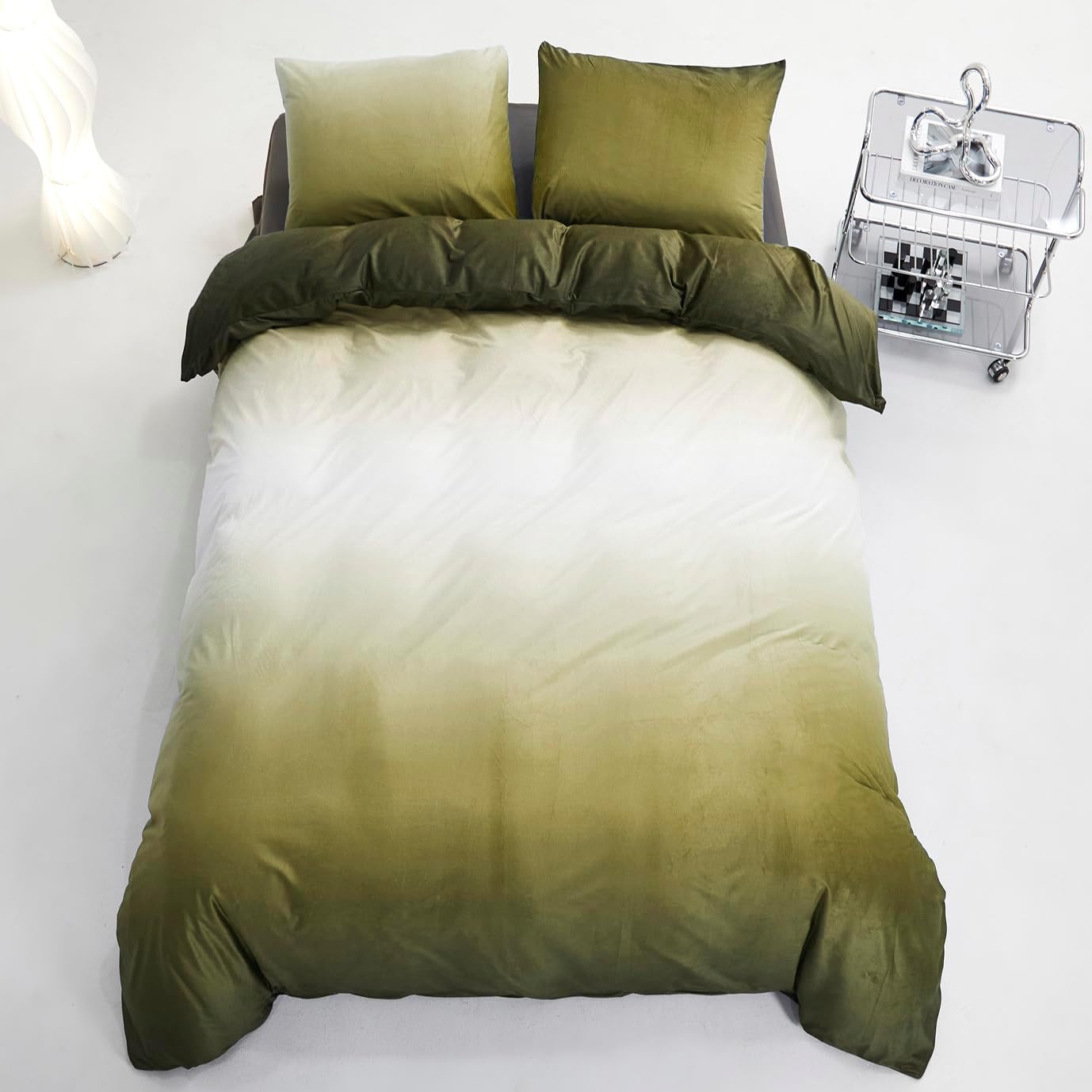 KAREVER Green White Comforter Set Velvet Full Gradient Olive Green Bedding Comforter Women Plain White and Army Green Gradient Soft Quilt Flannel Dark Green Comforter Warm Full Bed Comforter