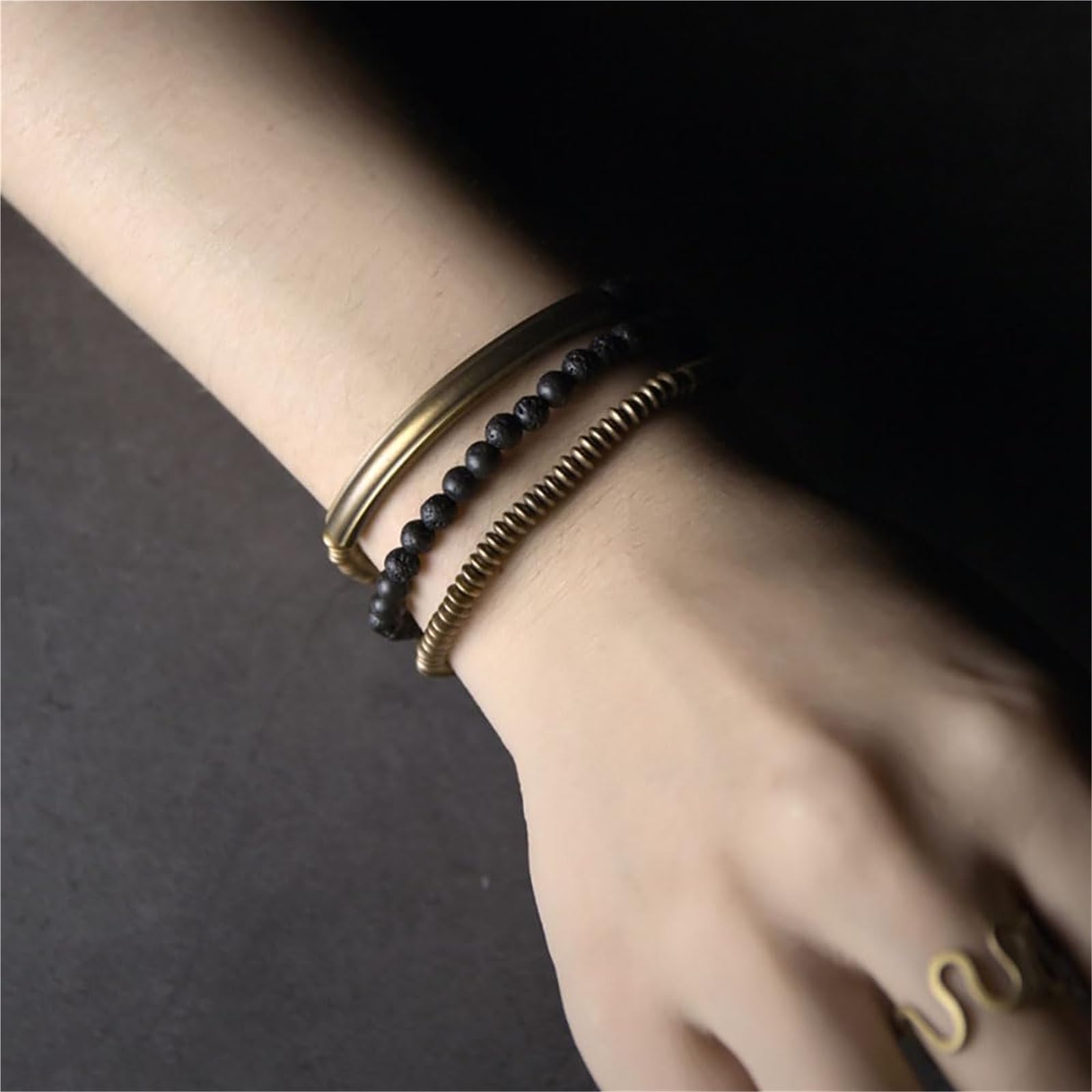 Bracciale diffusore in pietra lavica naturale, unisex, in ottone, elastico, multistrato, per meditazione e yoga, gioielli per uomini e donne