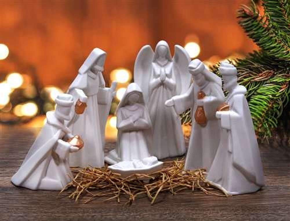 ポーセリン製クリスマスナティビティセット White Porcelain 7 PC Hand Painted Miniature Christmas Nativity Set