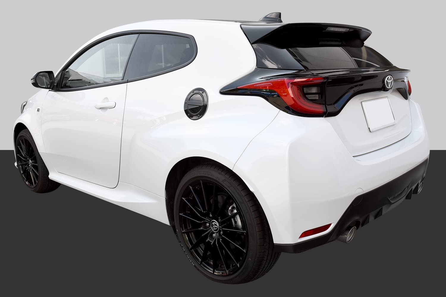 GRヤリス 純正 リヤスポイラー ピアノブラック