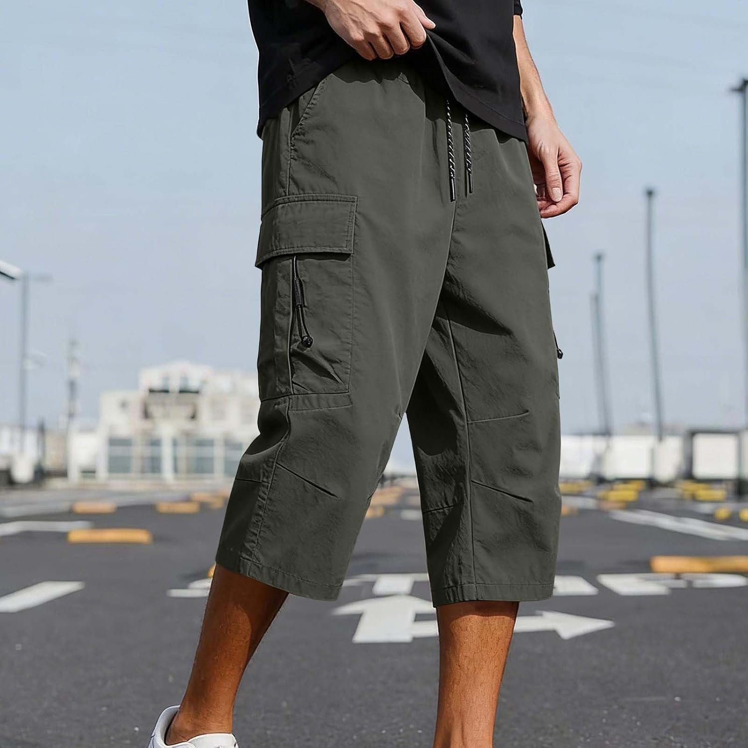 2026 Fashion Cargo Capris for Men Elastic Waist Drawstring Capri Pants Summer Loose Cropped Trousers with Pockets