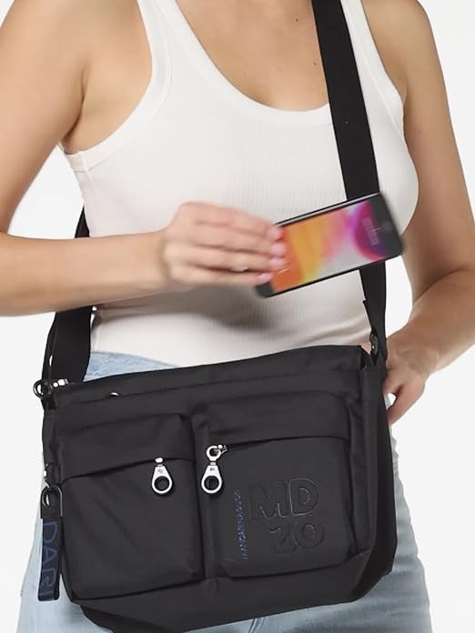 Mandarina Duck MD 20, Umhängetasche schwarz (Neu (gemäss Beschreibung)) in Fraubrunnen für CHF