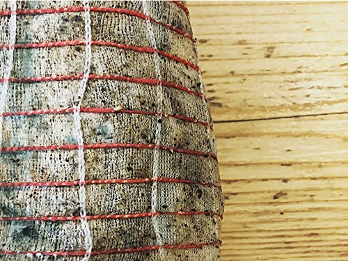 2 kg - Coppa di suino prodotta dai nostri artigiani sardi da carni italiane selezionate. L'artigiano è Paolo Lilliu, che mantiene e sviluppa la tradizione di lavorazione delle carni di Ussaramanna