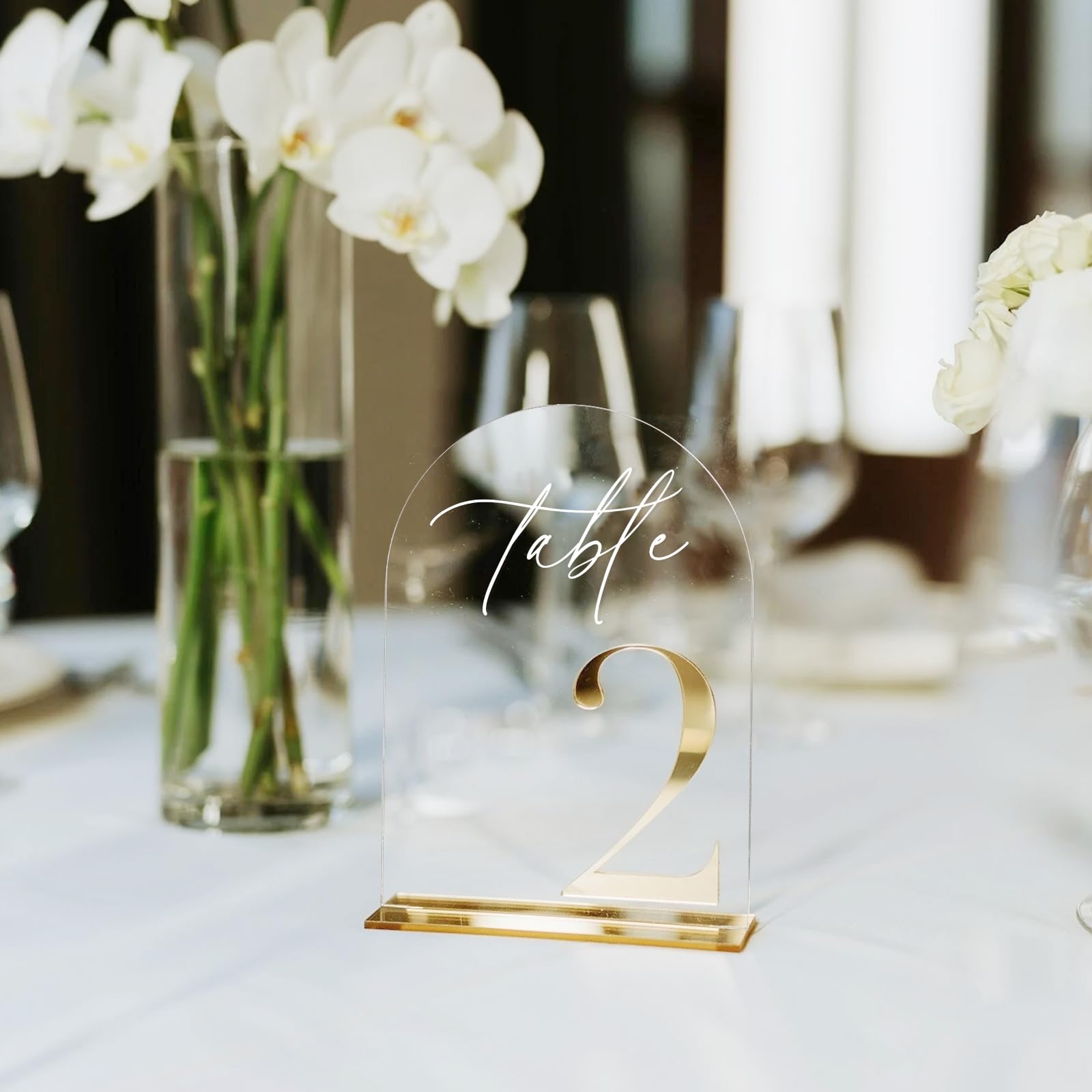 HOODO Transparente Tischnummern 1-15 mit Ständer, gewölbte Acrylschilder mit goldfarbenen Spiegelnummern, klare und goldene Acryl-Tischnummern für Hochzeitsempfang, Party, Jahrestag, Event, 12,7 x