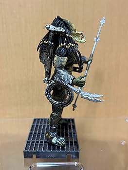 Amazon | ハイヤトイズ プレデター ウルフ ザ クリーナー フィギュア
