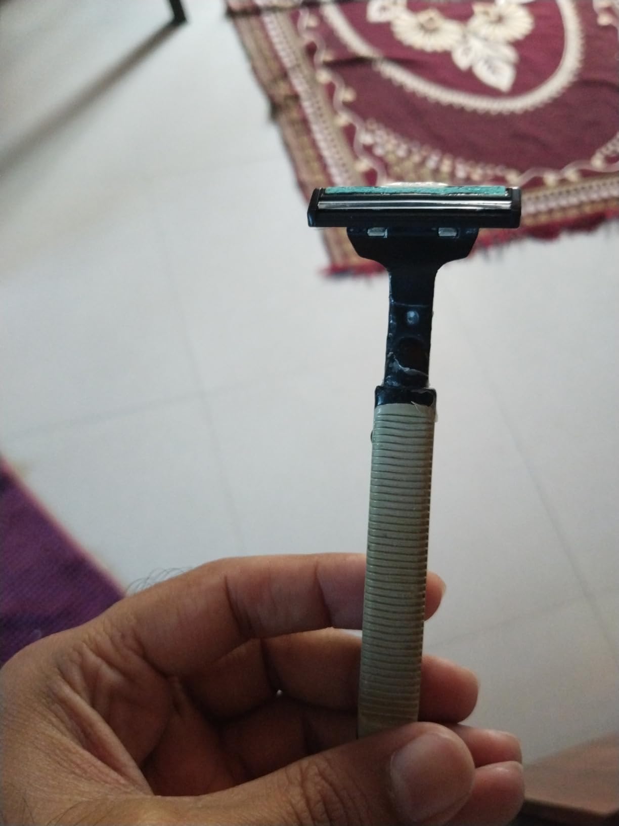 Gillette Men Vector Plus Manual Shaving Razor, 1 Pc : Amazon.in: Health ...