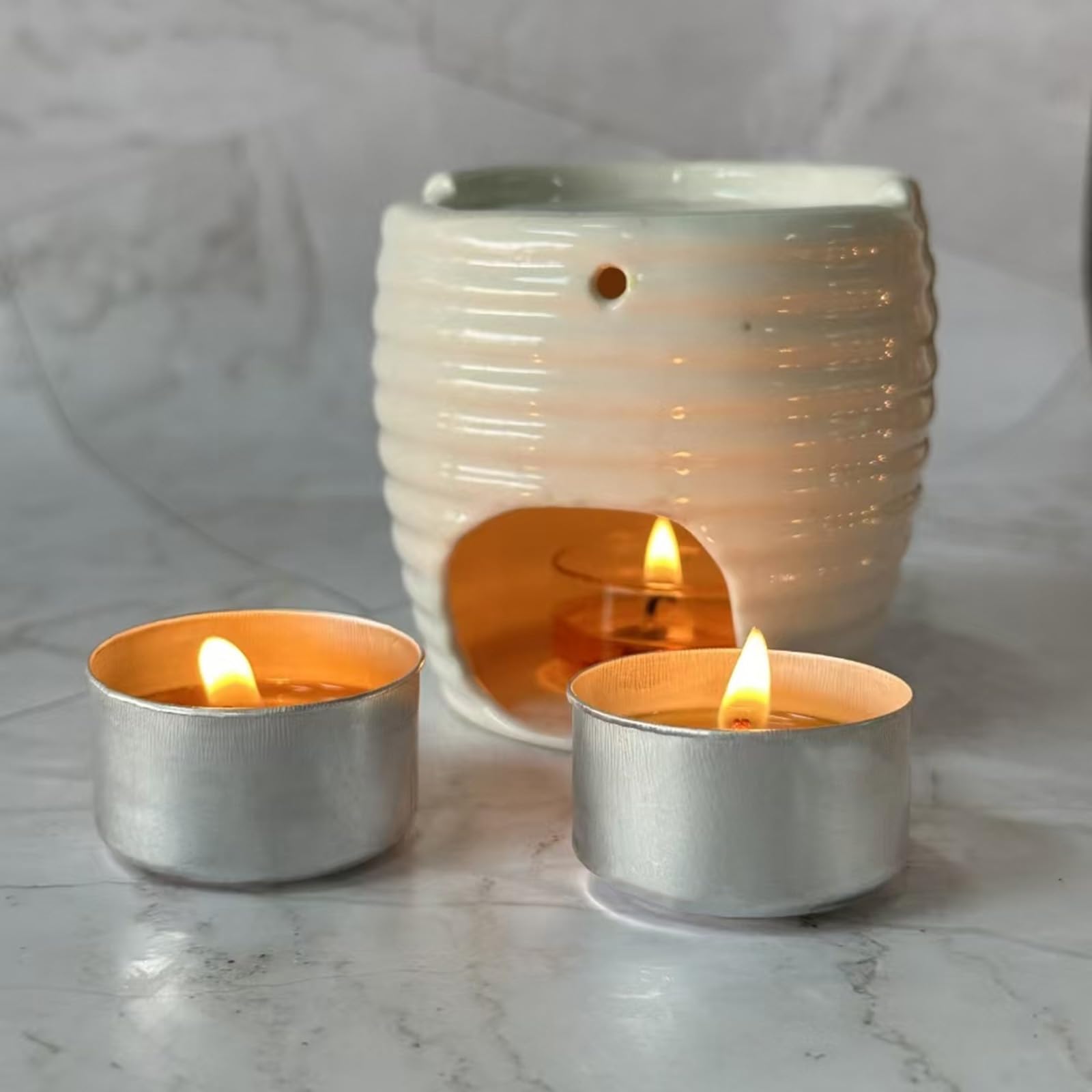 Amazon.co.jp: ティーライトキャンドル 50個 4時間燃焼 無香料 アルミ