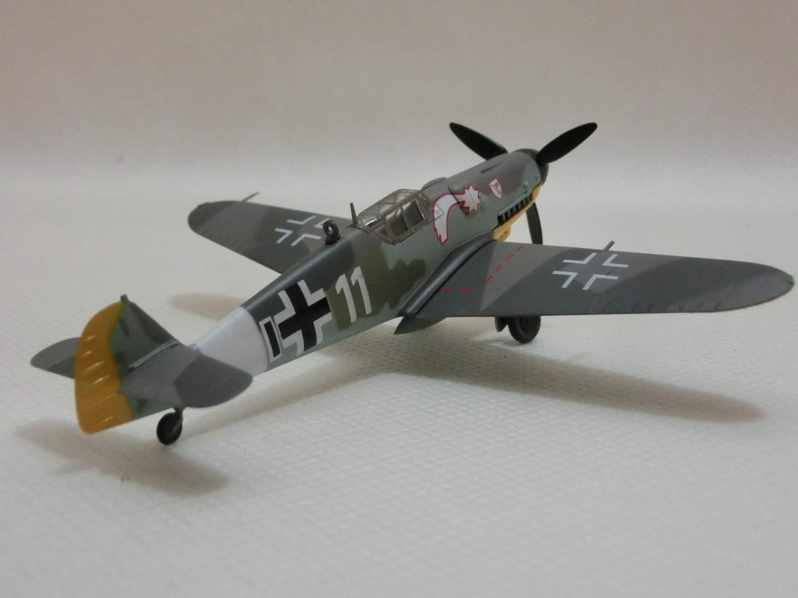 メッサーシュミット1/72プラモデル完成品 Amazon | 童友社 1/72 塗装済み完成品メッサーシュミット Bf109G