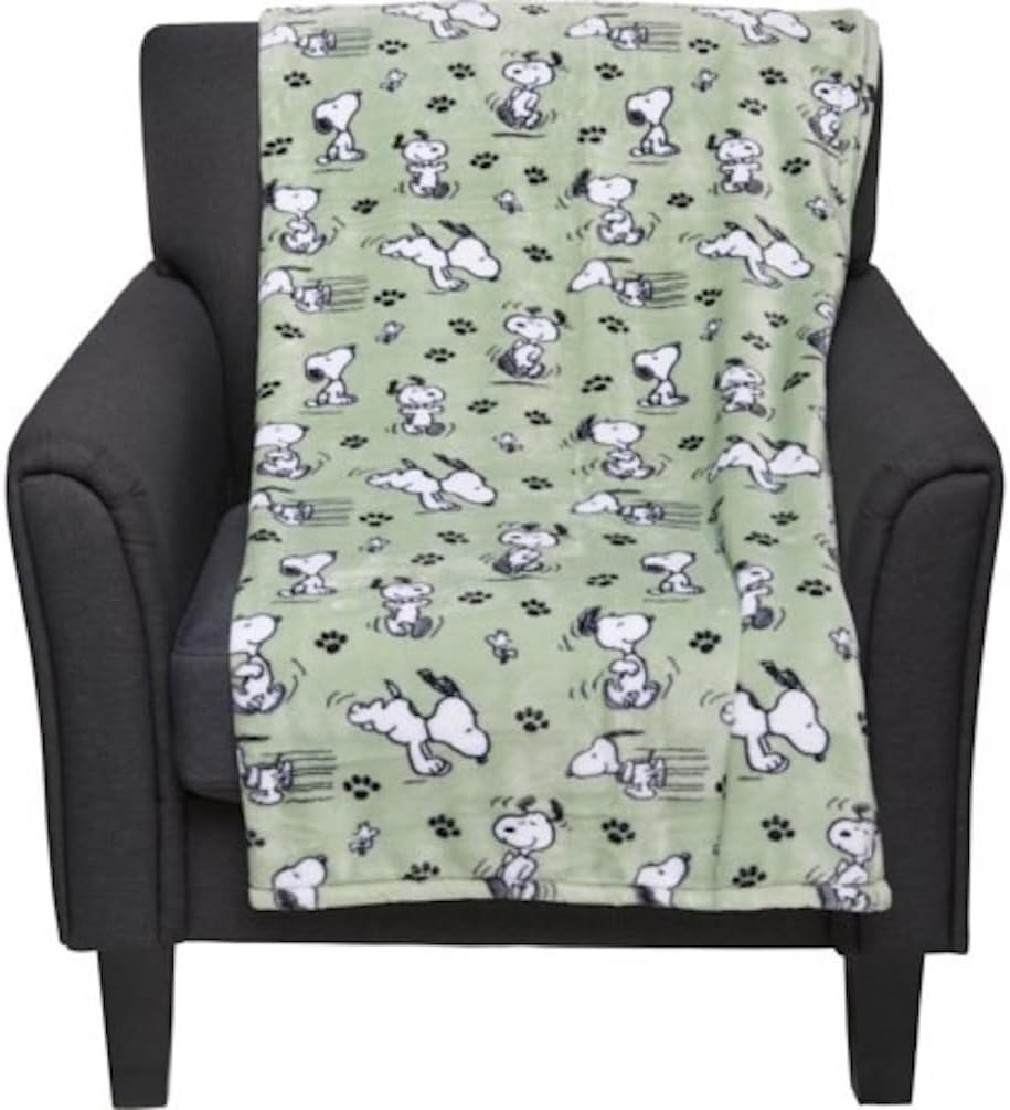 BERKSHIRE Home & Blanket Co. Peanuts Gang Happy Dance