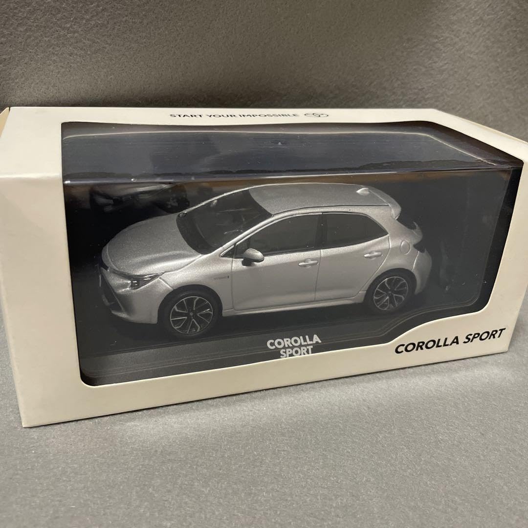 カローラスポーツ　カラーサンプル　シルバーメタリック Amazon | 1/30 トヨタ 新型カローラスポーツ COROLLA SPORT