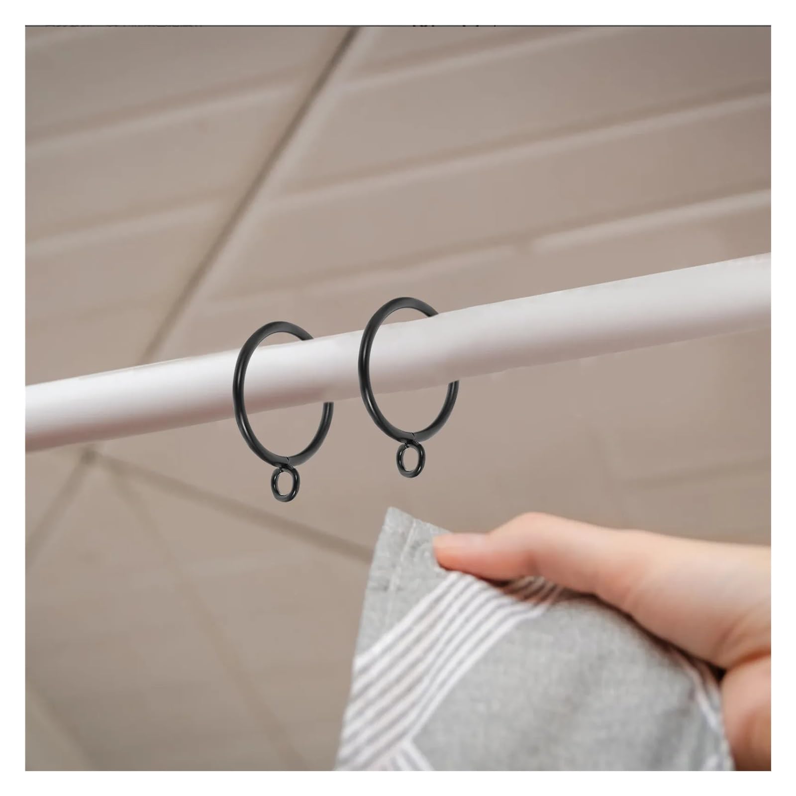 Vorhangösen 40 Stück Schwarze Eisen-Vorhangringe mit Ösen for 25-mm-Stangen, minimalistische Gardinen-Hängeringe, Metall-Vorhangzubehör