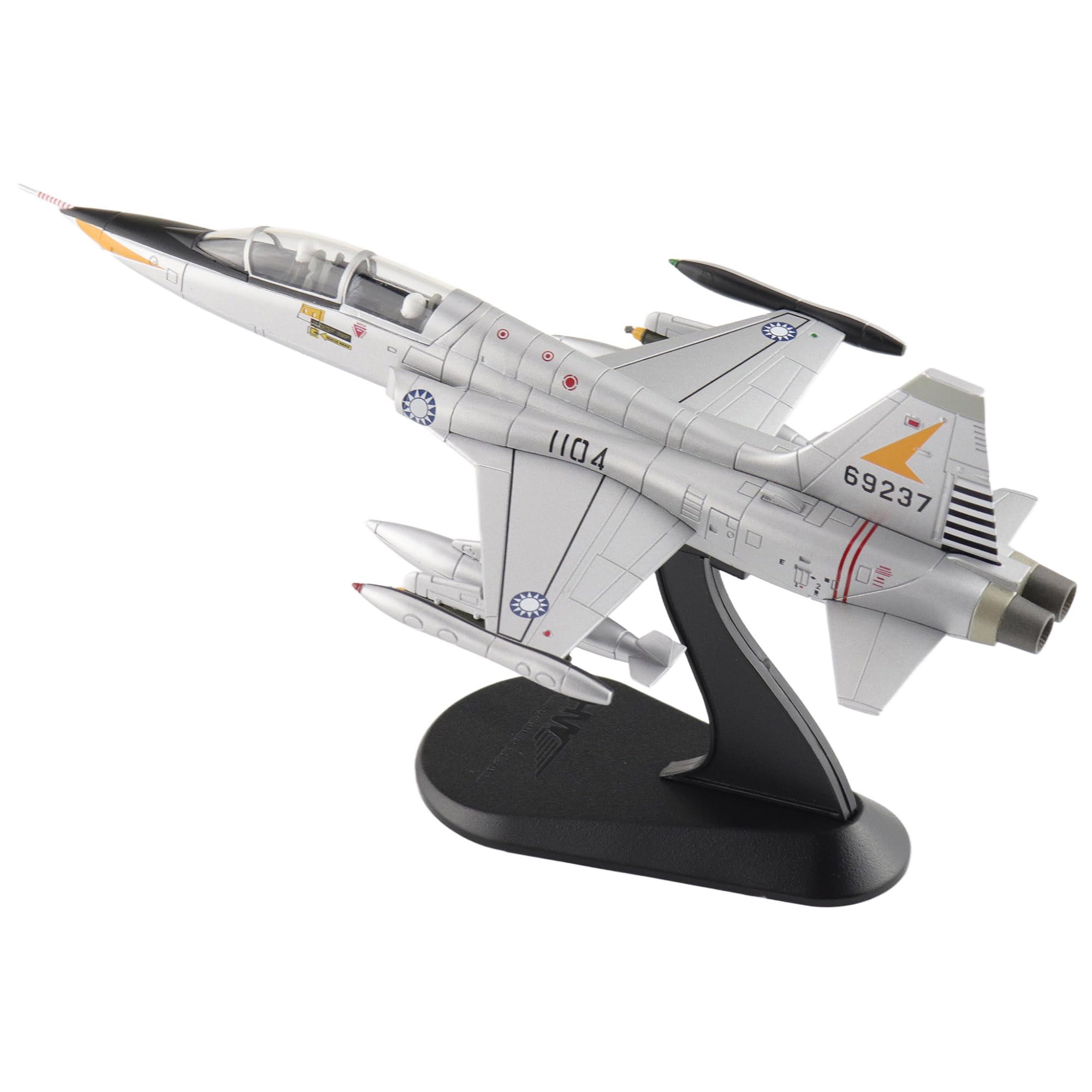 ホビーマスター　F221/72HA2820 Amazon.com: Hobby Master | 1:72 Scale Diecast Military Aircrafts