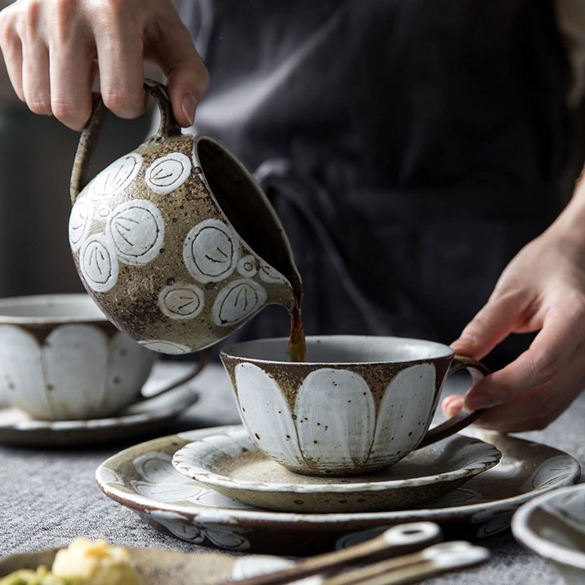 Ręcznie robiony zestaw filiżanek i spodków Daisy Japoński styl szorstki ceramiczny kubek latte z łyżką, porcelanowa filiżanka do herbaty na mleko popołudniową herbatę czarna herbata